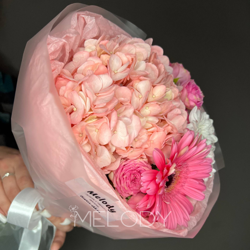 Пастельная соната: нежный букет с гортензией и герберой. 3