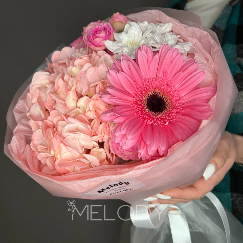 Пастельная соната: нежный букет с гортензией и герберой. 2