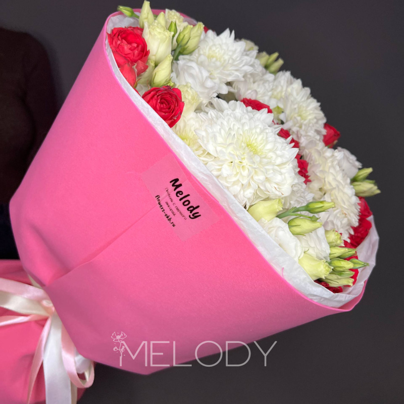 Розовая соната: гармония хризантем, роз и эустом 2