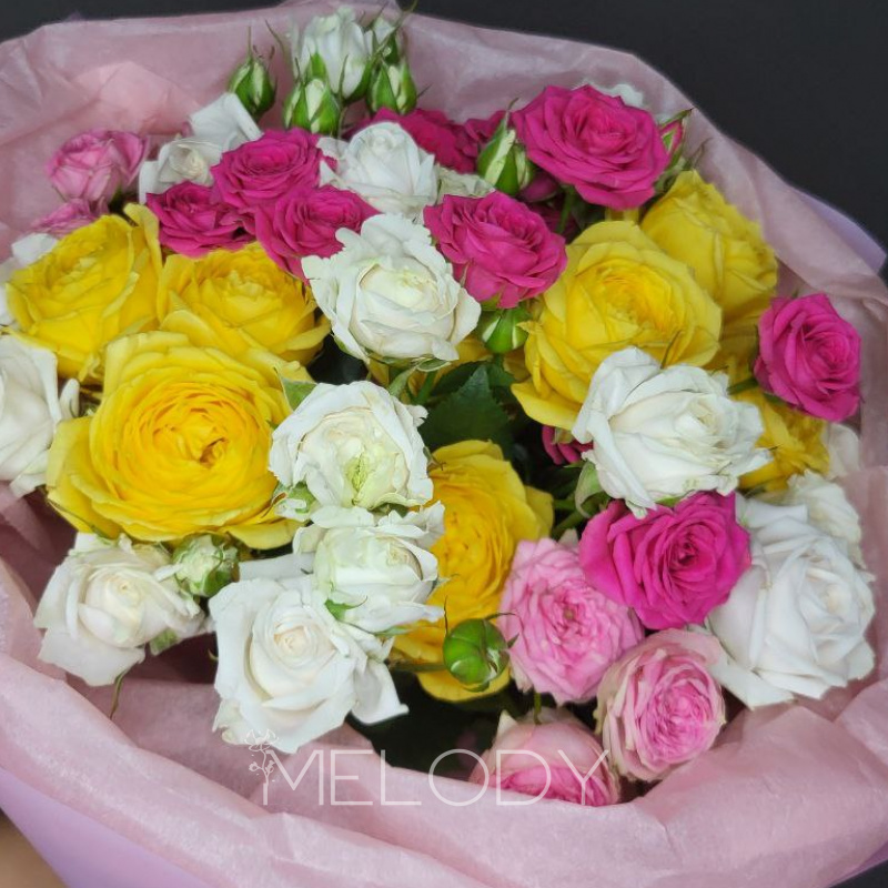 Одиннадцать ярких аккордов: микс кустовых роз 3