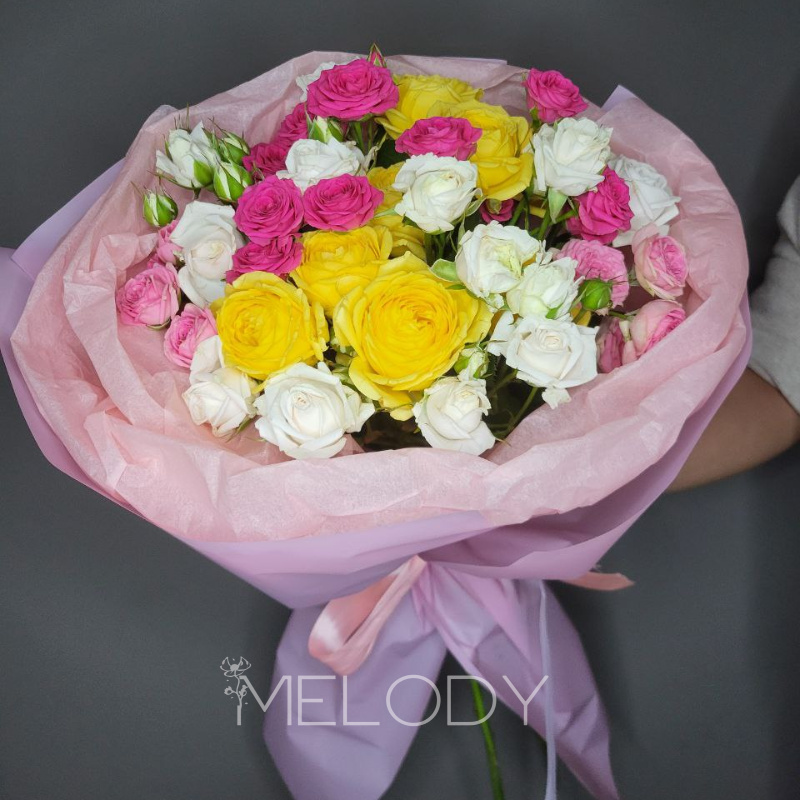 Одиннадцать ярких аккордов: микс кустовых роз 1