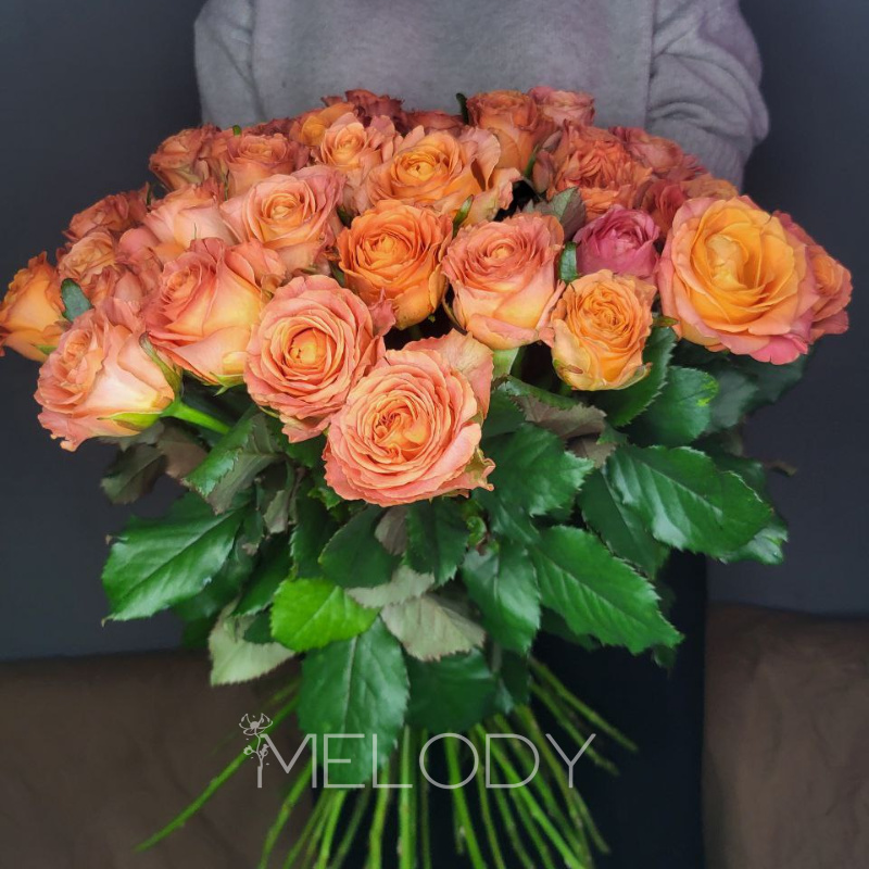 Оранжевая поэма: 45 роз в гармонии с солнцем