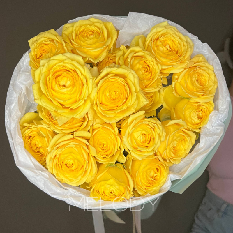 Солнечная увертюра: 5 веток желтой розы 2