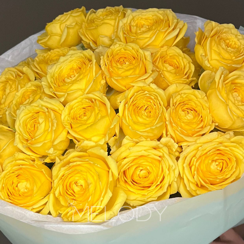 Желтая соната: 7 веток кустовой розы 2