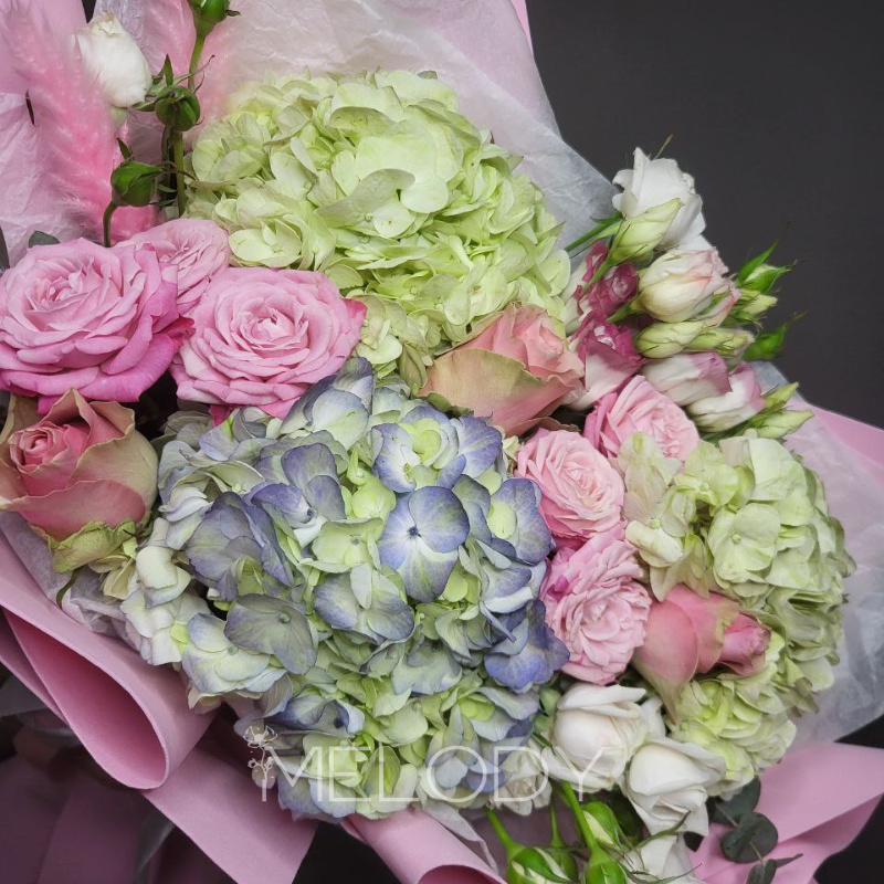 Бело-розовая феерия: гармония свежего и вечного 1