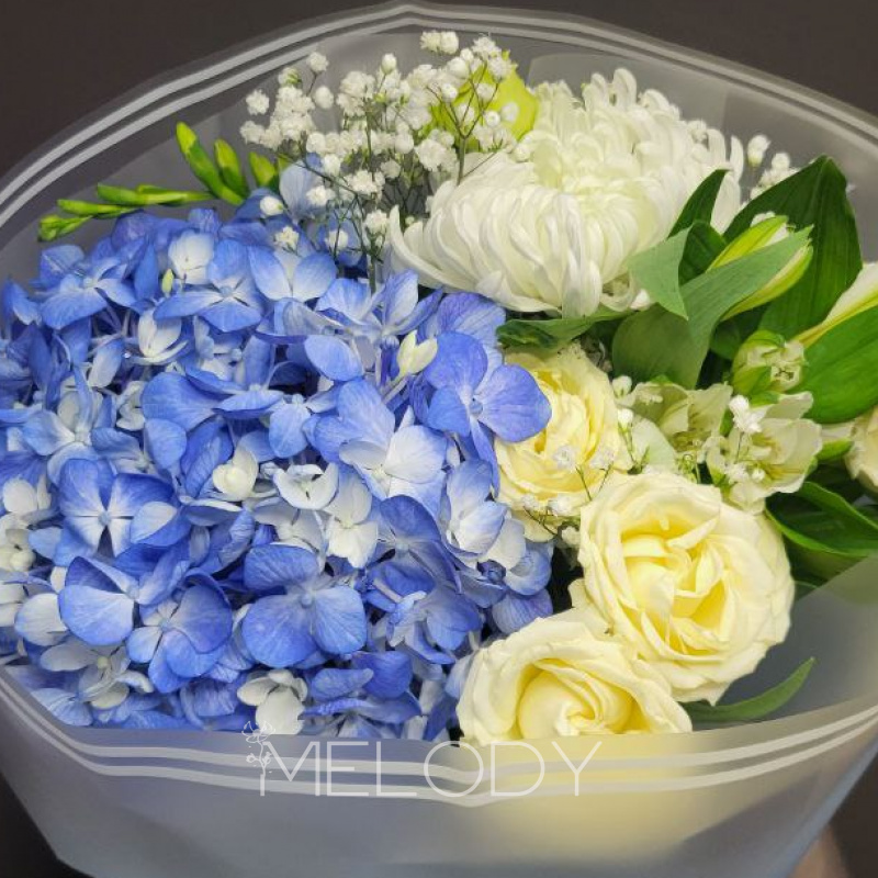 Шепот сада: нежный микс в белом 1