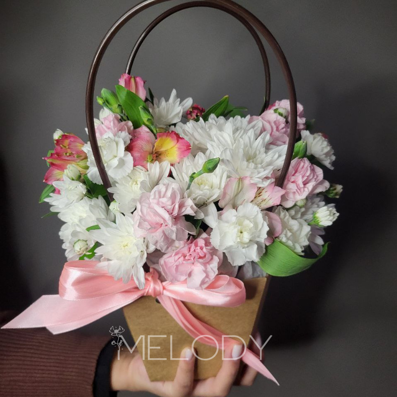 Полевая баллада: готовый подарок с альстромериями