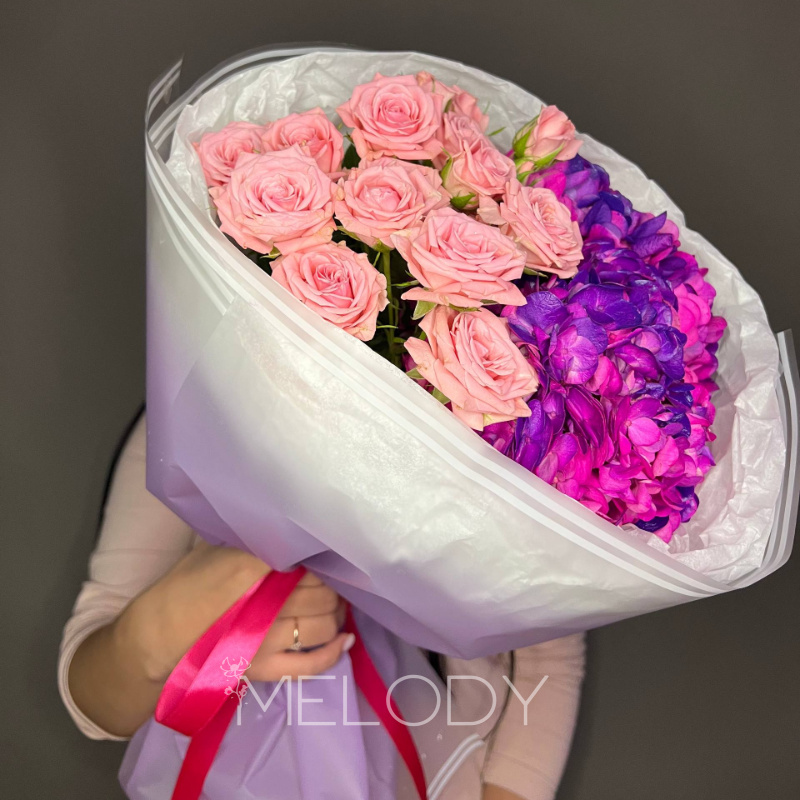 Флористический дуэт: гармония объема и изящества